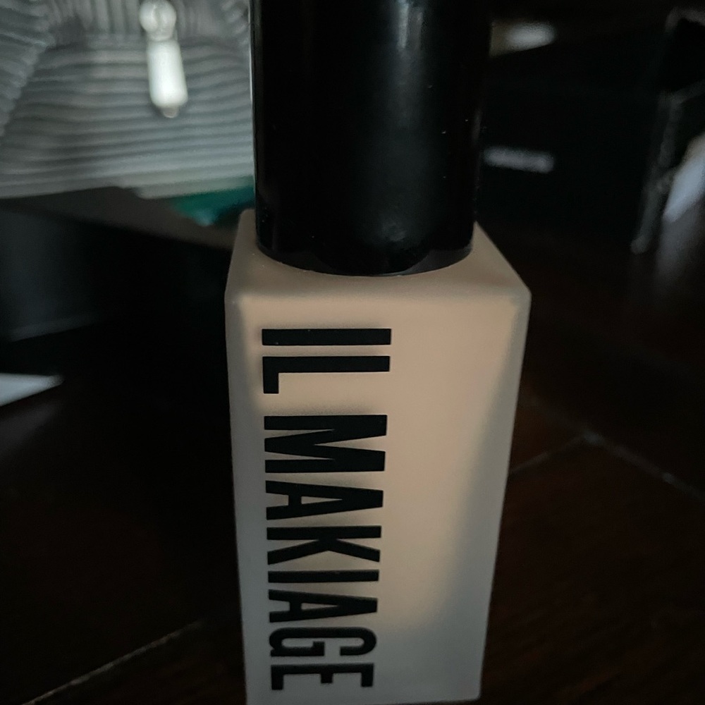 Foundation ; medium color; brand new ; never used. Color is “woke up like this”